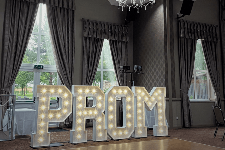 Light Up Letter Hire UK | Giant LED Marquee Letters | Ray of Light