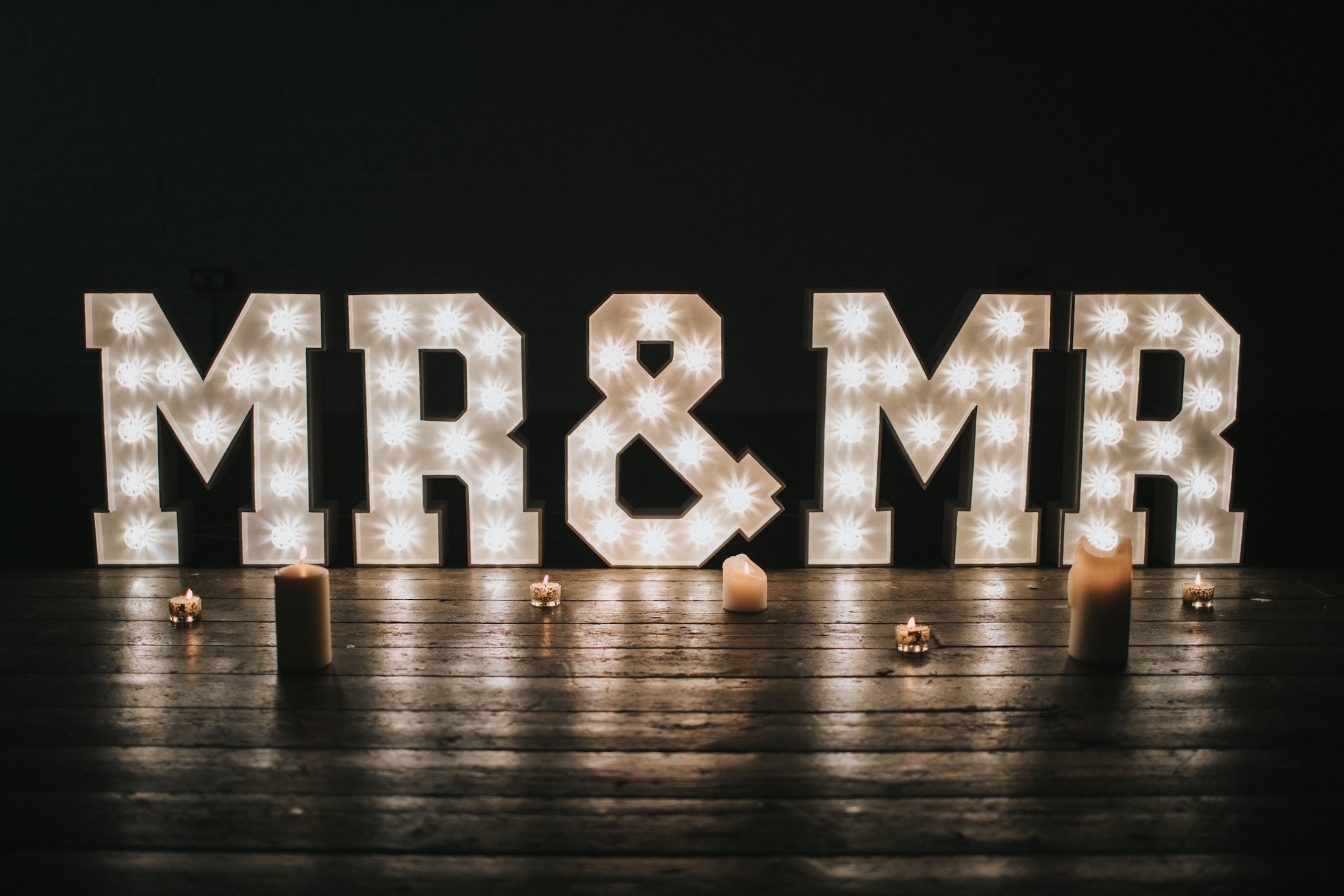 4ft Light Up MR & MR Letters