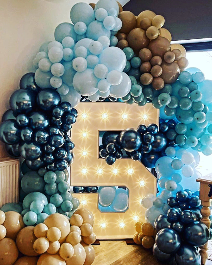 5ft LED number 5 light up letter for birthday party with balloon garland backdrop